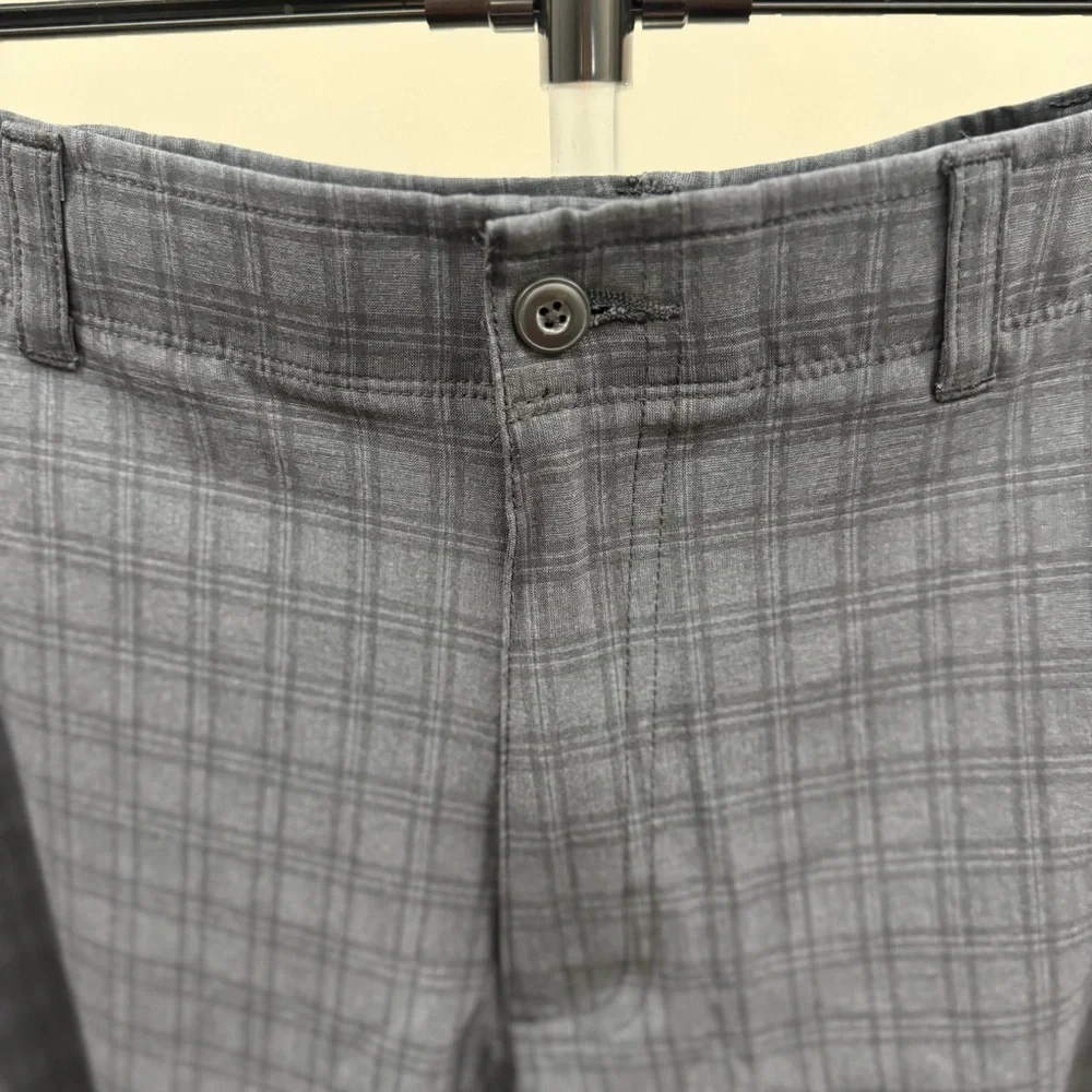 Ben Hogan Golf Shorts Men 34 Gray Plaid Performance Stretch Lightweight
